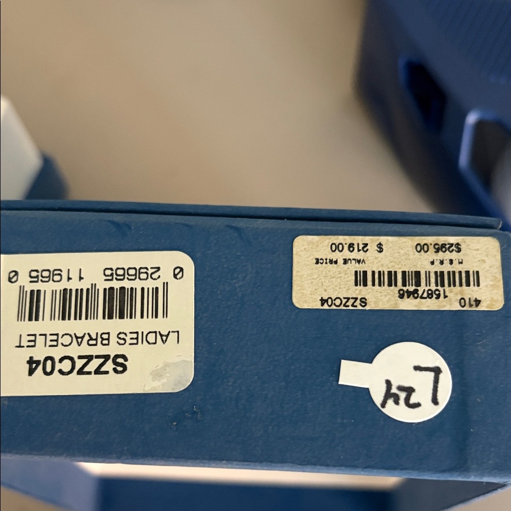 Seiko Gold and Silver Women's Watch - Picture 2 of 8